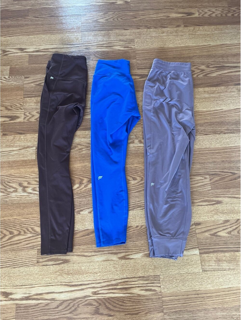 Women’s Fabletics jogger style pants and leggings. Size Large.